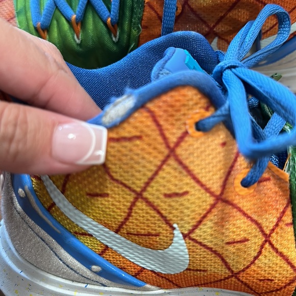 Kyrie 5 “Spongebob Pineapple”